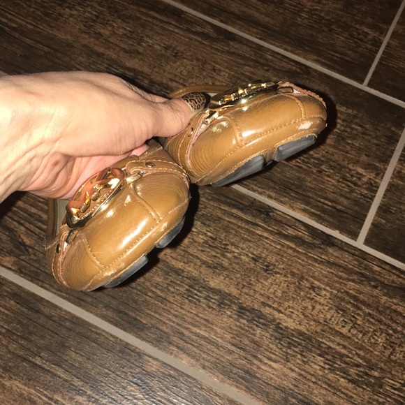 GUC saddle brown MK Fulton flats 7 1\2 - Picture 2 of 3